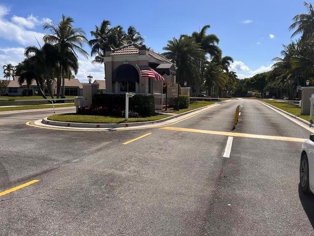 8884 Shoal Creek Lane, Boynton Beach, FL 33472
