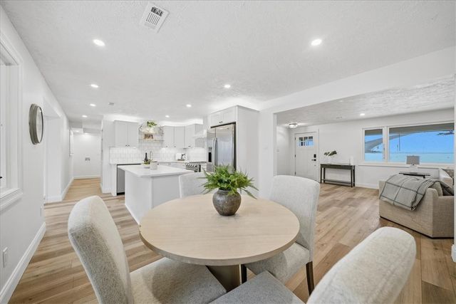 85 Marwood Dr, Upper St Clair, PA 15241