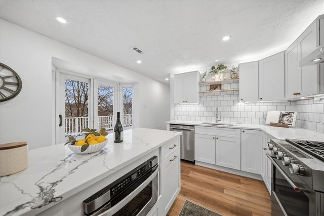 85 Marwood Dr, Upper St Clair, PA 15241