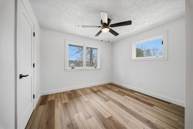 85 Marwood Dr, Upper St Clair, PA 15241