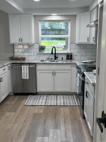 1212 Chris Drive, Benton, AR 72015