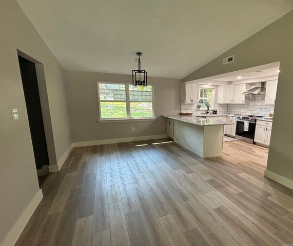 1212 Chris Drive, Benton, AR 72015