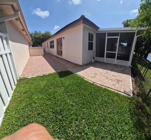 7306 NW 1st Manor NW, Plantation, FL 33317