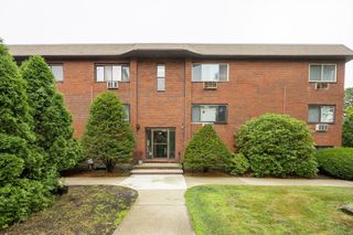 28 Faxon St 10, Stoughton, MA 02072