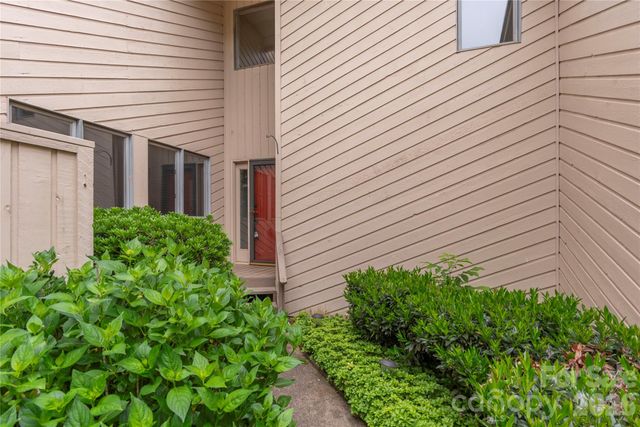 111 Clubwood Court, Asheville, NC 28803