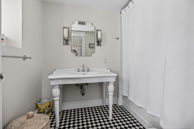 172 Beacon St 3, Boston, MA 02116