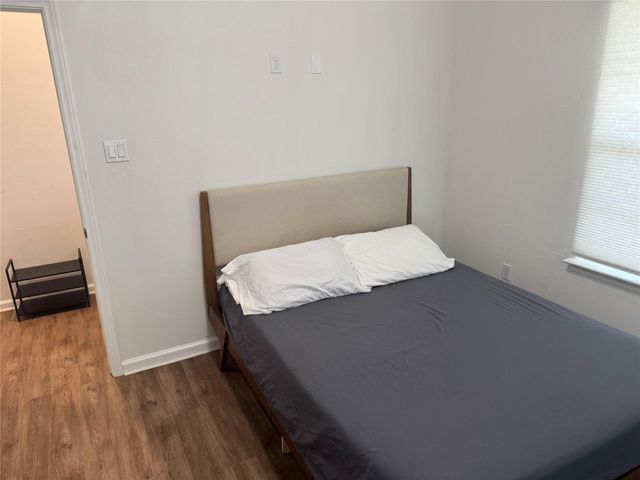 2114 W Humble Avenue, Baytown, TX 77520