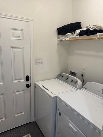 2114 W Humble Avenue, Baytown, TX 77520