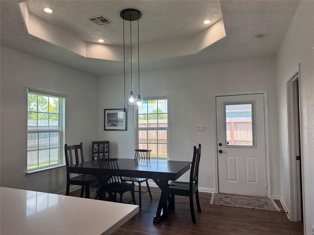 2114 W Humble Avenue, Baytown, TX 77520