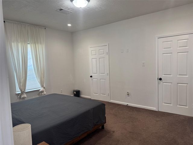 2114 W Humble Avenue, Baytown, TX 77520