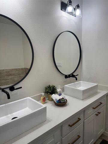 2114 W Humble Avenue, Baytown, TX 77520