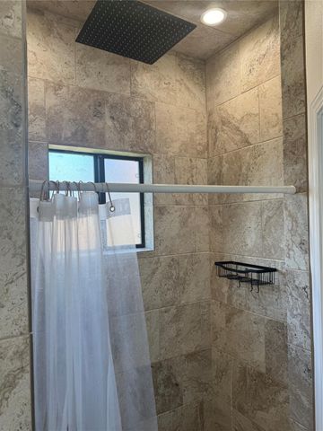 2114 W Humble Avenue, Baytown, TX 77520