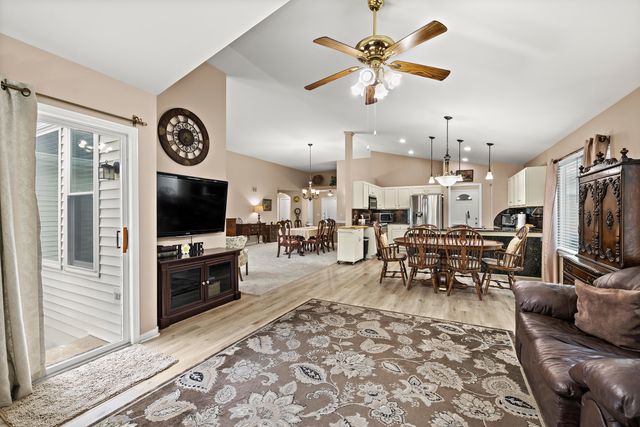 3912 Boone Creek Circle, Mchenry, IL 60050