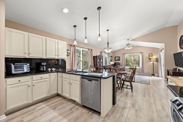3912 Boone Creek Circle, Mchenry, IL 60050