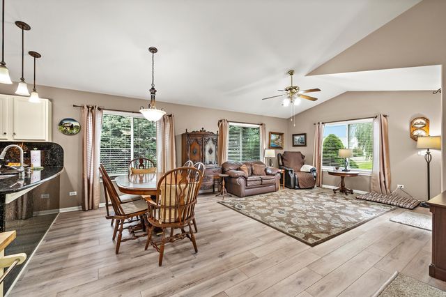 3912 Boone Creek Circle, Mchenry, IL 60050
