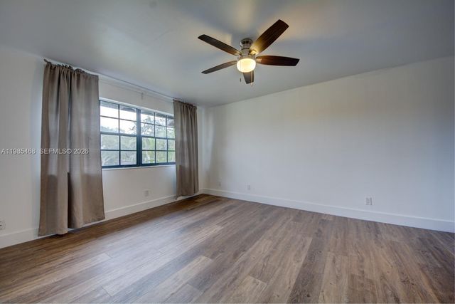 1960 Bayberry Dr 1960, Pembroke Pines, FL 33024