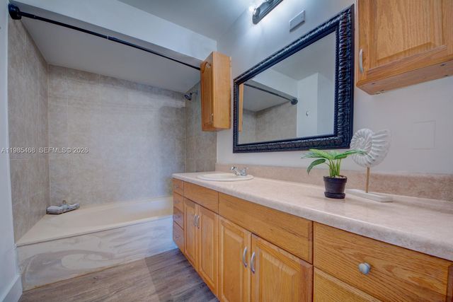 1960 Bayberry Dr 1960, Pembroke Pines, FL 33024