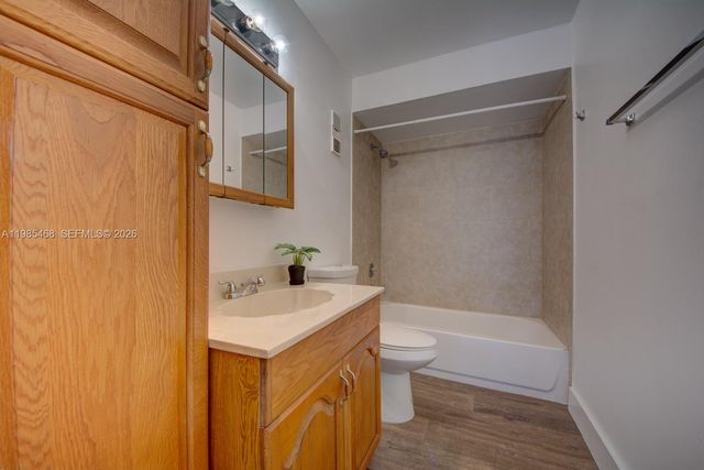 1960 Bayberry Dr 1960, Pembroke Pines, FL 33024