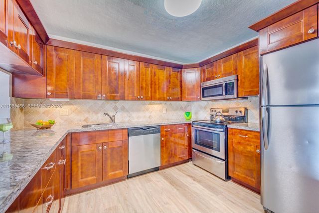 1960 Bayberry Dr 1960, Pembroke Pines, FL 33024