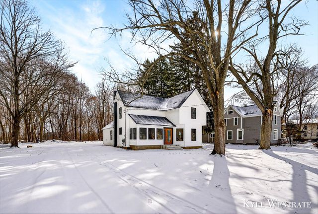 10227 S Norris Road, Delton, MI 49046