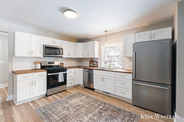 10227 S Norris Road, Delton, MI 49046