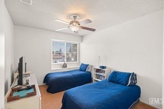 5200 Silver Crossing Street, Bakersfield, CA 93313