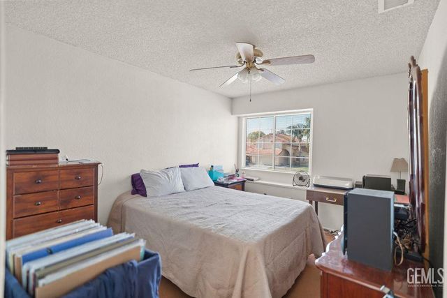 5200 Silver Crossing Street, Bakersfield, CA 93313