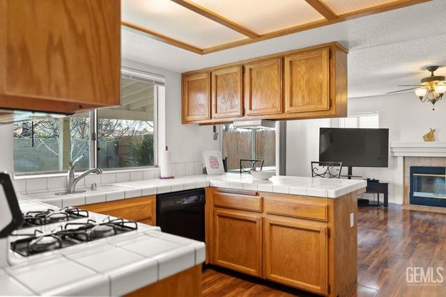 5200 Silver Crossing Street, Bakersfield, CA 93313