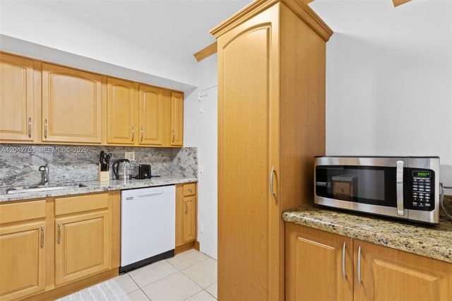 3725 S Ocean Drive 921, Hollywood, FL 33019