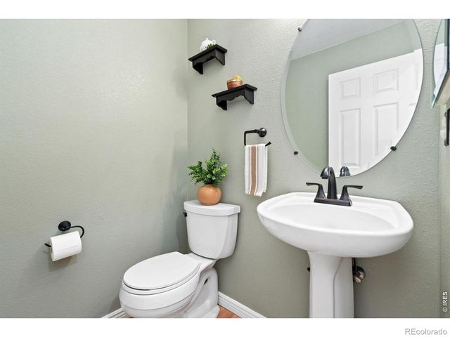 1890 Twin Lakes Circle, Loveland, CO 80538