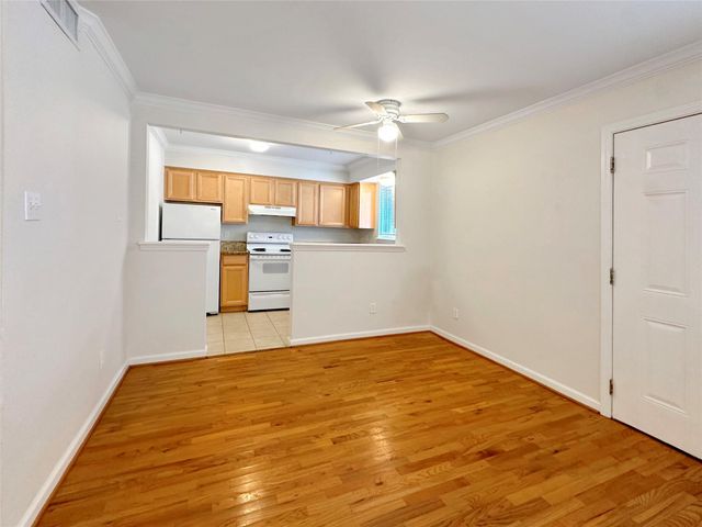 1520 Yale Street 16, Houston, TX 77008