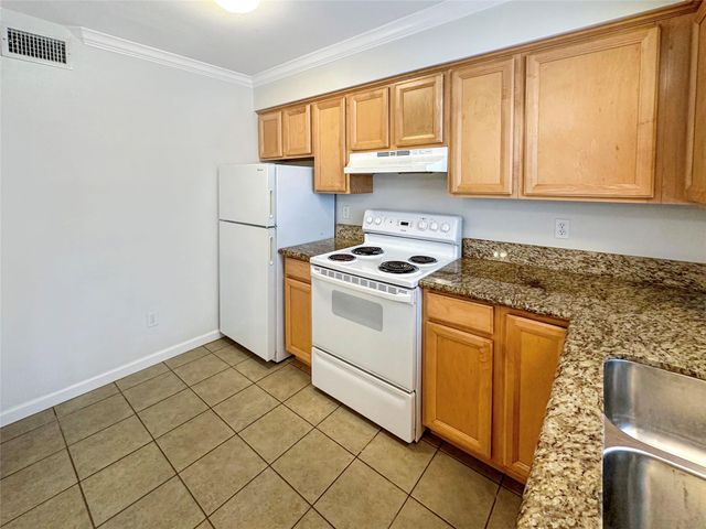 1520 Yale Street 16, Houston, TX 77008