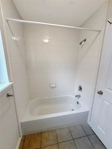 1520 Yale Street 16, Houston, TX 77008