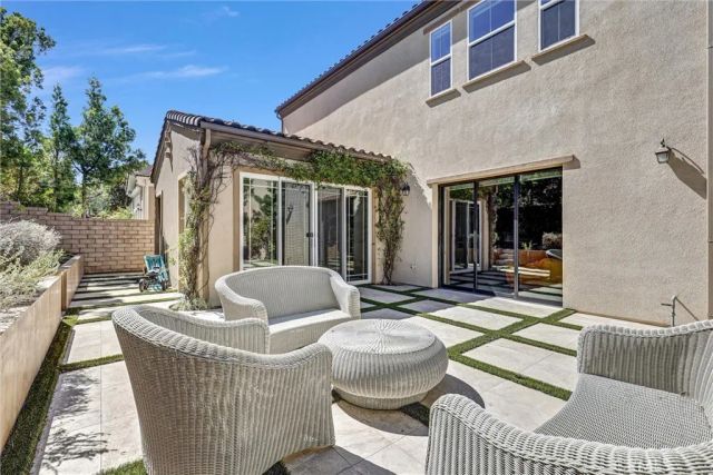 19 Dahlia, Lake Forest, CA 92630