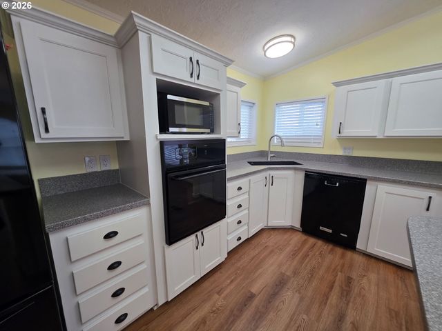 1301 SETTLERS Loop, Forest Grove, OR 97116