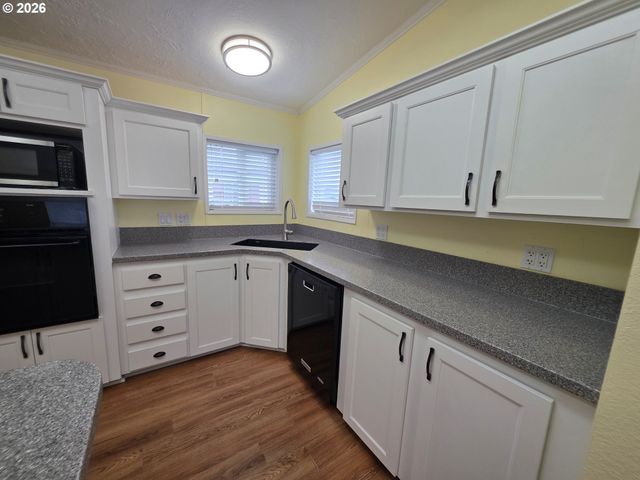 1301 SETTLERS Loop, Forest Grove, OR 97116