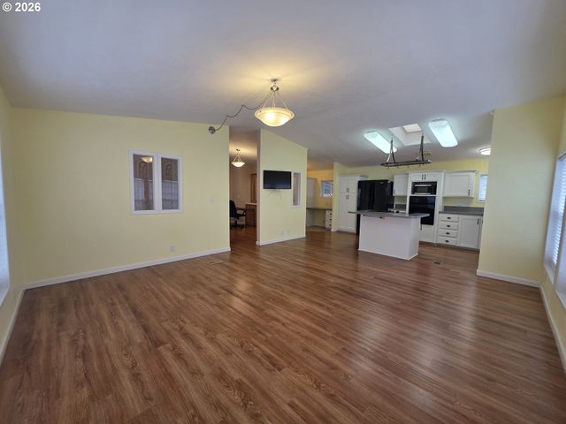 1301 SETTLERS Loop, Forest Grove, OR 97116
