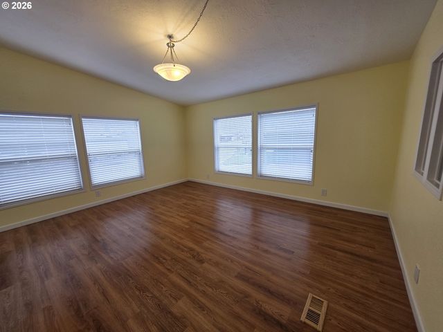1301 SETTLERS Loop, Forest Grove, OR 97116