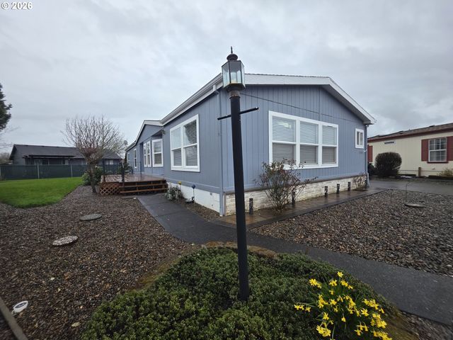 1301 SETTLERS Loop, Forest Grove, OR 97116