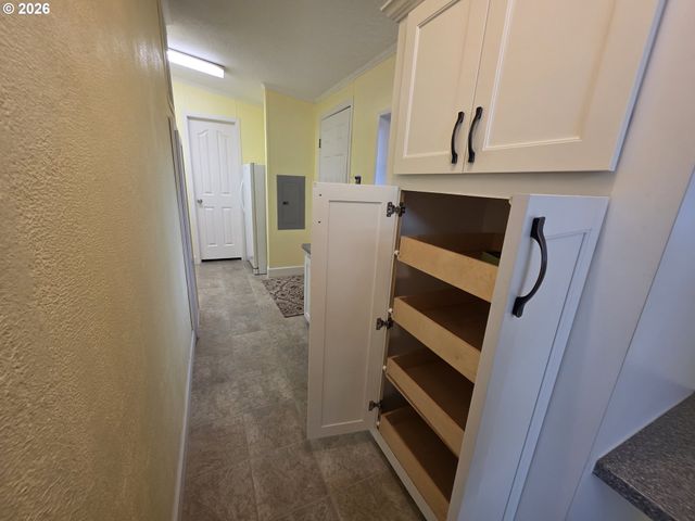 1301 SETTLERS Loop, Forest Grove, OR 97116