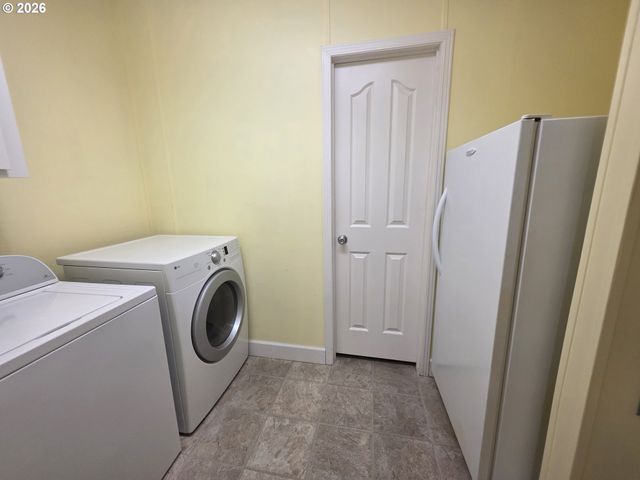 1301 SETTLERS Loop, Forest Grove, OR 97116