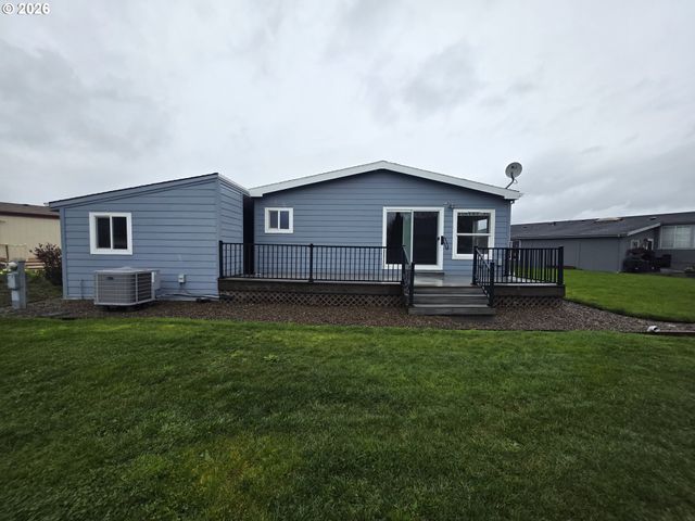 1301 SETTLERS Loop, Forest Grove, OR 97116