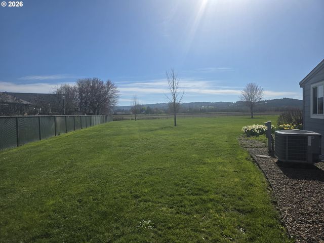 1301 SETTLERS Loop, Forest Grove, OR 97116