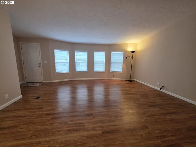 1301 SETTLERS Loop, Forest Grove, OR 97116