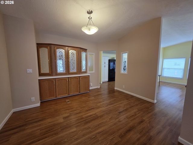 1301 SETTLERS Loop, Forest Grove, OR 97116