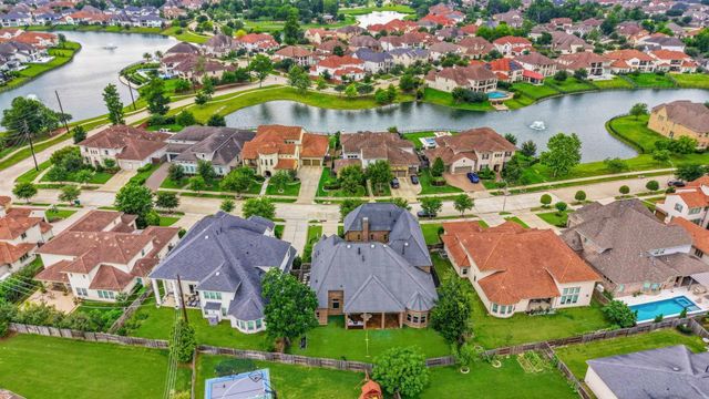 5735 Genoa Springs Lane, Sugar Land, TX 77479