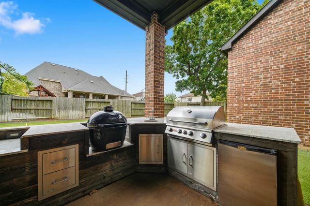 5735 Genoa Springs Lane, Sugar Land, TX 77479