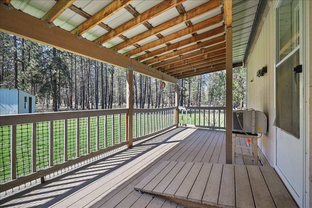 15521 W Charles Rd, Nine Mile Falls, WA 99026