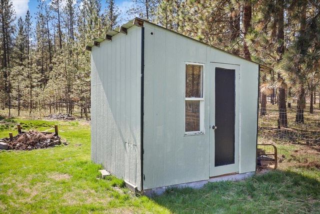 15521 W Charles Rd, Nine Mile Falls, WA 99026