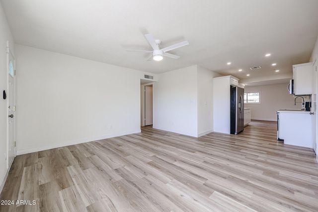 4352 E Grovers Avenue, Phoenix, AZ 85032